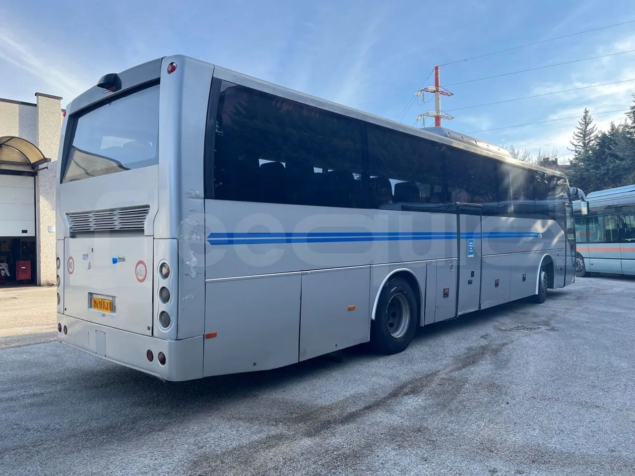 Temsa Safari RD R A T-I53 - Euro 5 - 266 kw - 12.200 mt - 3/4 right rear doors closed