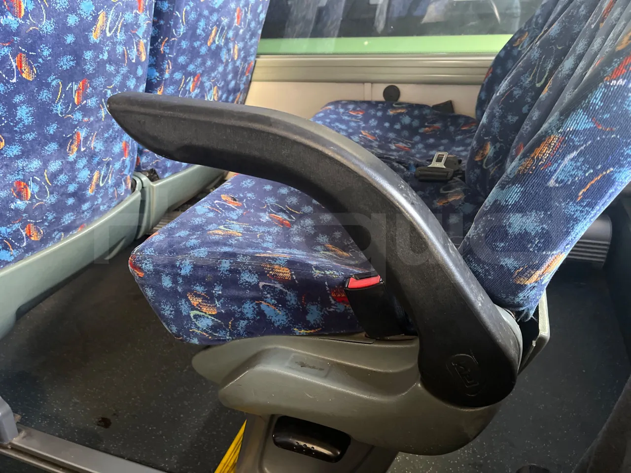 Temsa Safari RD R A T-I53 - Euro 5 - 266 kw - 12.200 mt - armrest detail photo