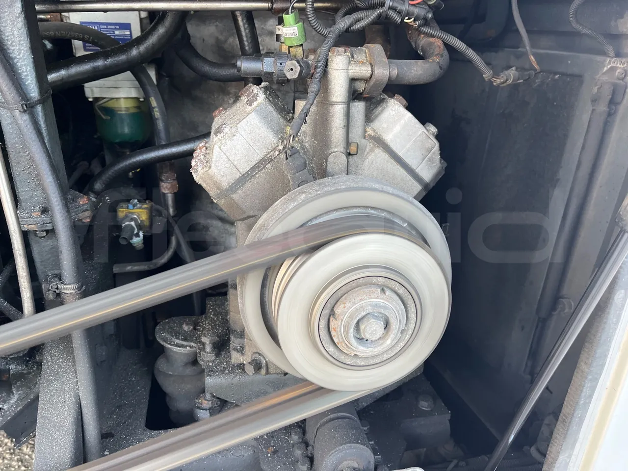 Temsa Safari RD R A T-I53 - Euro 5 - 266 kw - 12.200 mt - air conditioning compressor