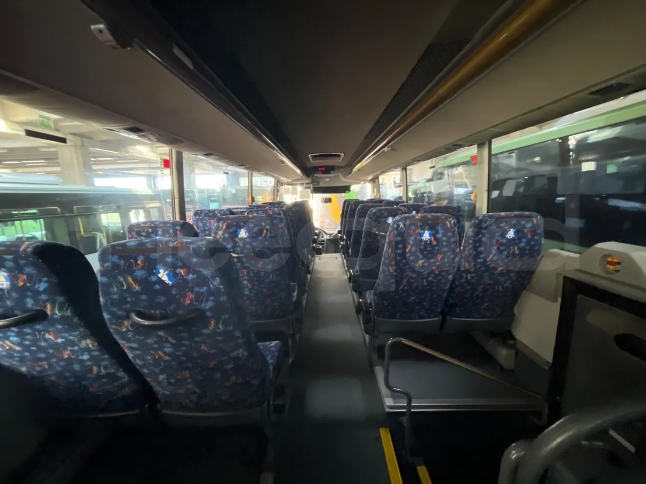 Temsa Safari RD R A T-I53 - Euro 5 - 266 kw - 12.200 mt - forward view middle aisle