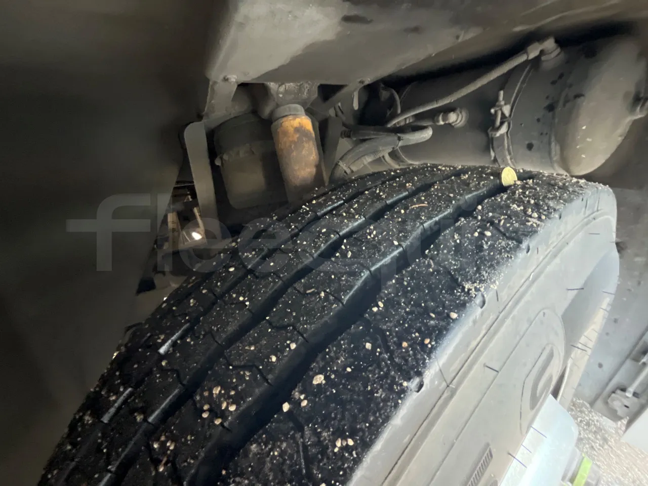 Temsa Safari RD R A T-I53 - Euro 5 - 266 kw - 12.200 mt - tread condition second axle tires left