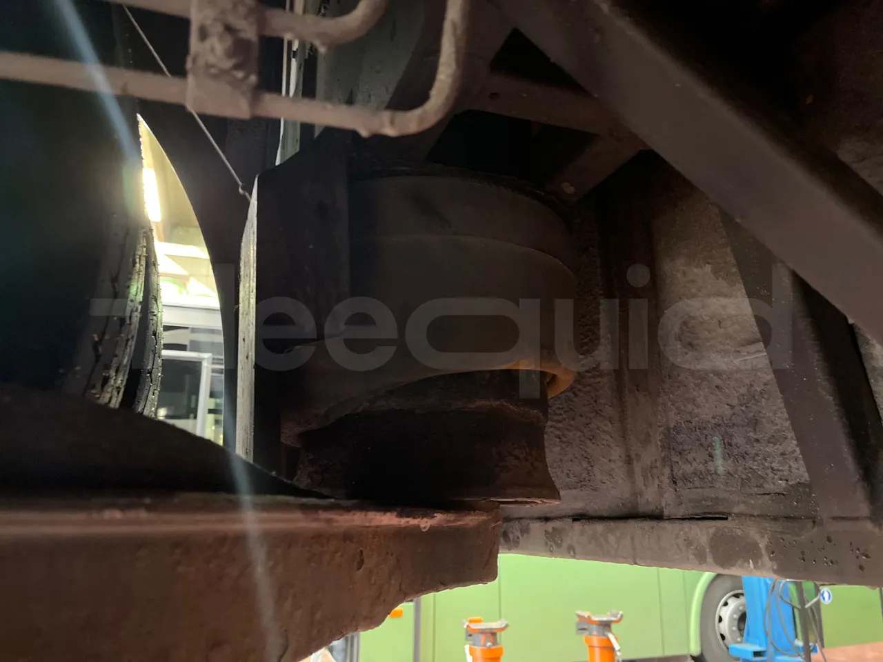 Temsa Safari RD R A T-I53 - Euro 5 - 266 kw - 12.200 mt - axle 2 shock absorbers 1 right