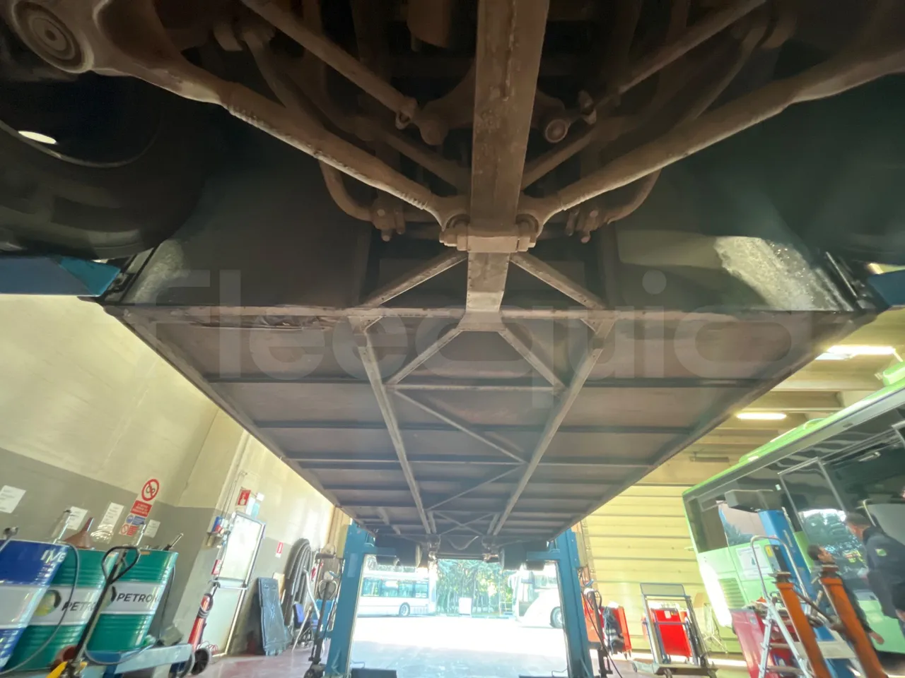 Temsa Safari RD R A T-I53 - Euro 5 - 266 kw - 12.200 mt - central undercarriage photo