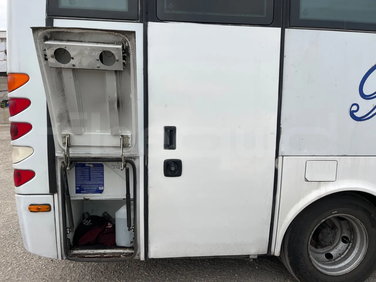 Isuzu Turquoise Anadolu - Euro4 - 140kw - 7.670mt - engine plate photo