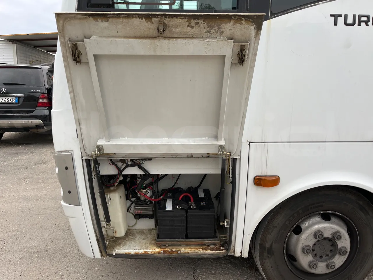 Isuzu Turquoise Anadolu - Euro4 - 140kw - 7.670mt - air conditioning compressor