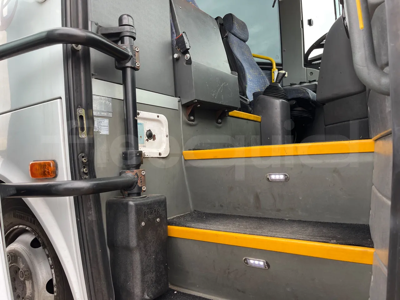 Isuzu Turquoise Anadolu - Euro4 - 140kw - 7.670mt - door mechanism photo