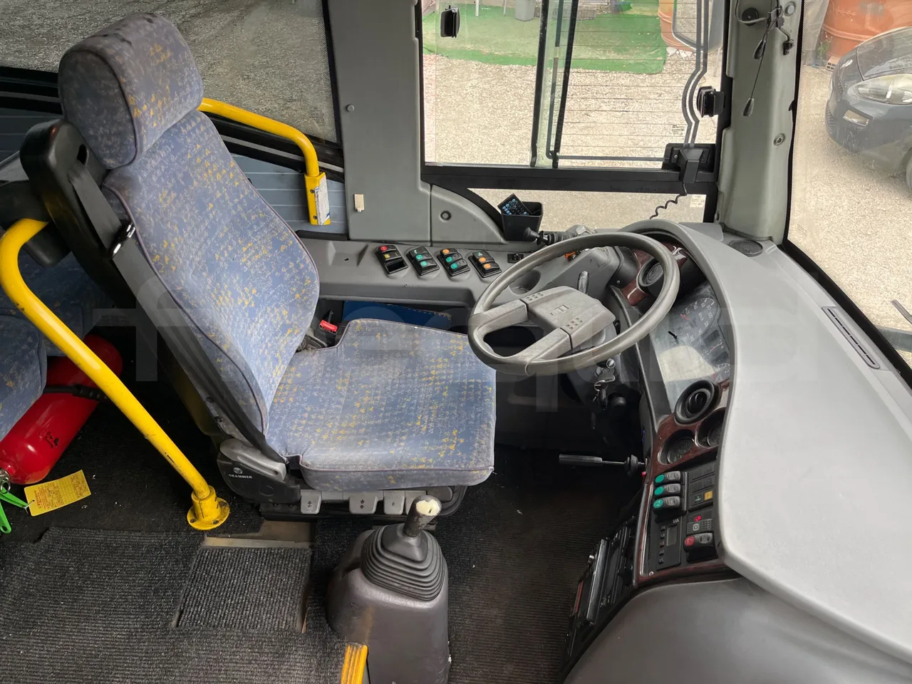 Isuzu Turquoise Anadolu - Euro4 - 140kw - 7.670mt - driver's seat photo