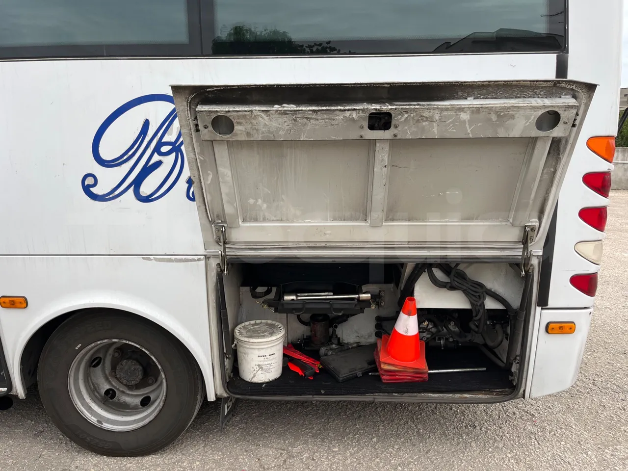 Isuzu Turquoise Anadolu - Euro4 - 140kw - 7.670mt - external compartments photo