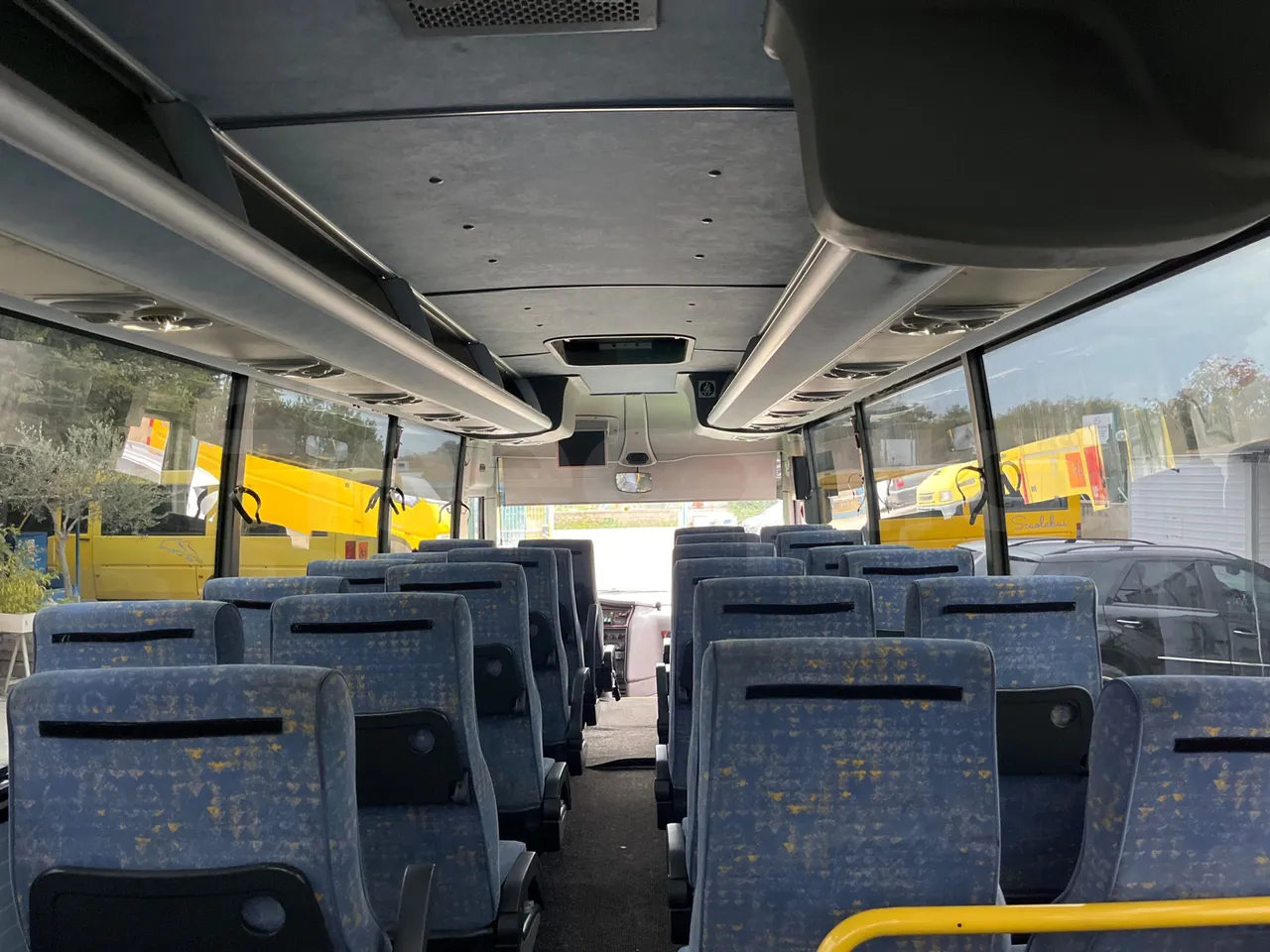 Isuzu Turquoise Anadolu - Euro4 - 140kw - 7.670mt - forward view middle aisle
