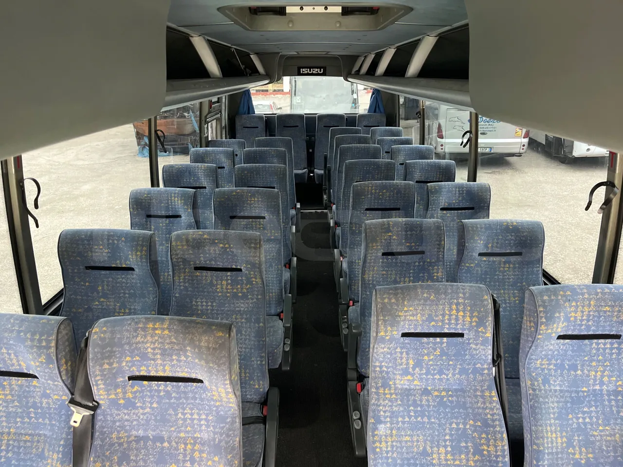 Isuzu Turquoise Anadolu - Euro4 - 140kw - 7.670mt - reverse view middle aisle