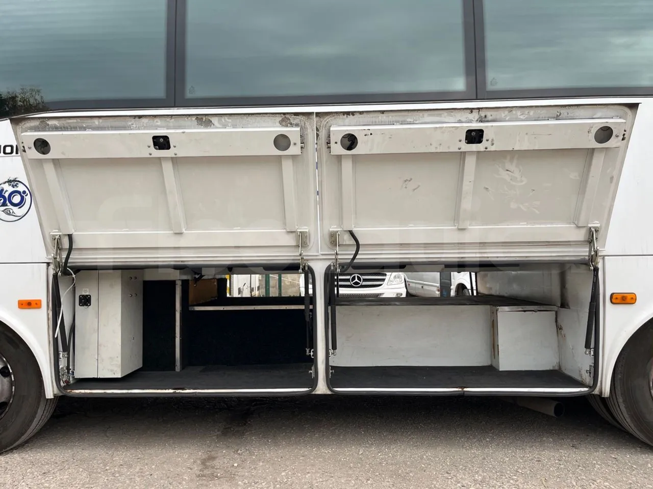 Isuzu Turquoise Anadolu - Euro4 - 140kw - 7.670mt - luggage rack photo
