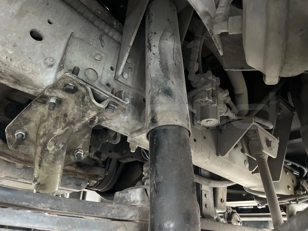Isuzu Turquoise Anadolu - Euro4 - 140kw - 7.670mt - axel 3 leaf spring left