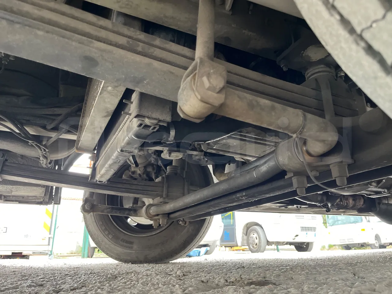 Isuzu Turquoise Anadolu - Euro4 - 140kw - 7.670mt - front axle left side