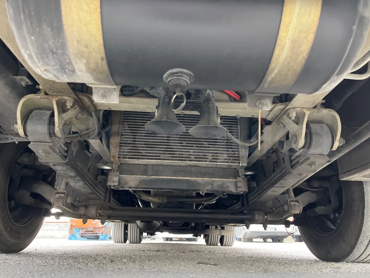 Isuzu Turquoise Anadolu - Euro4 - 140kw - 7.670mt - front undercarriage from front