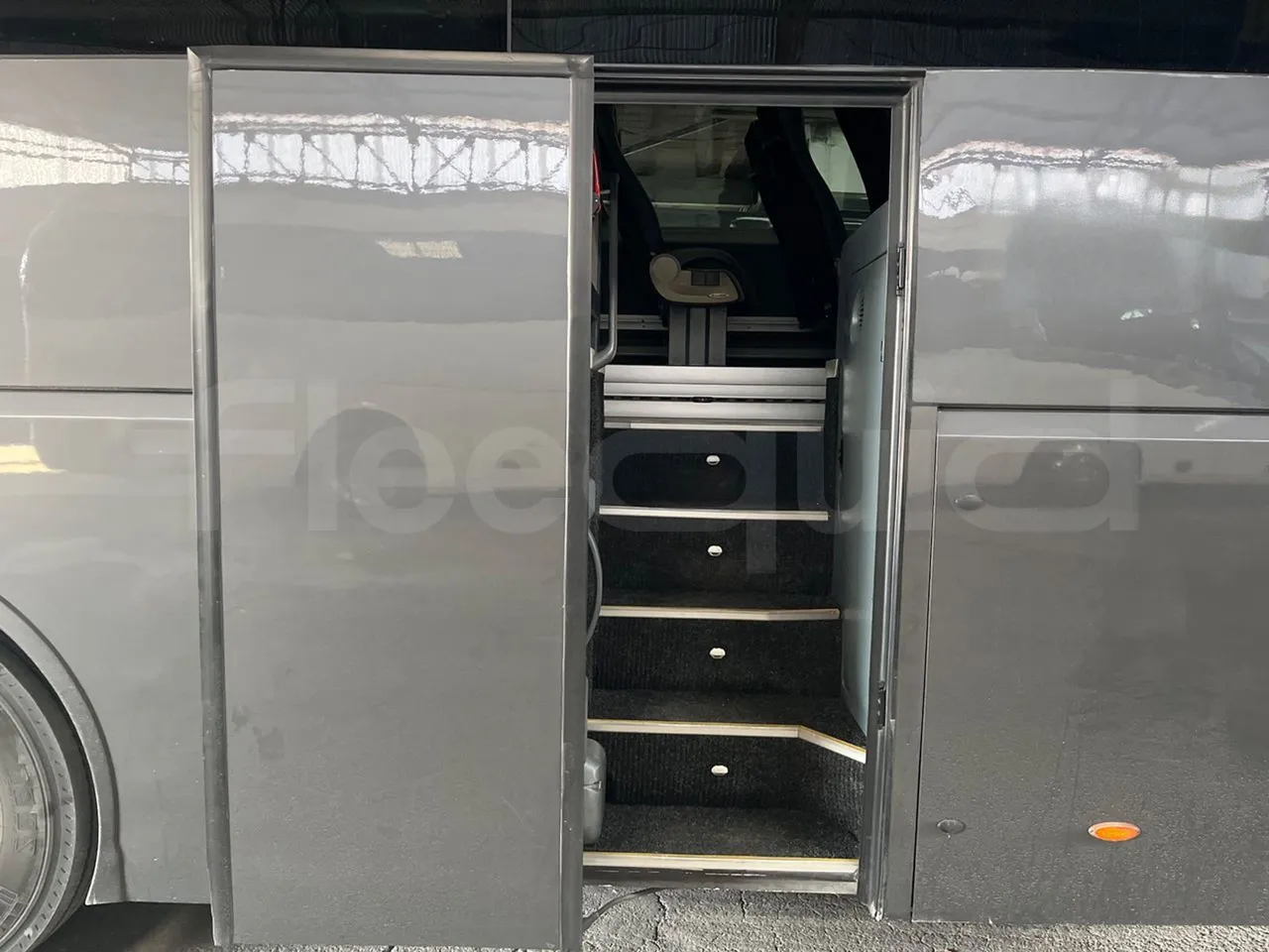 Man Stellae RR2 RR2 -EUR5-353kW -12.8m - front door 2 open