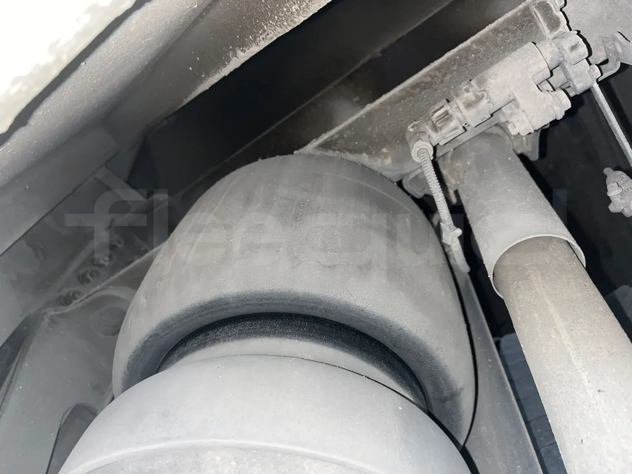 Man Stellae RR2 RR2 -EUR5-353kW -12.8m - axel 2 air springs 1 right