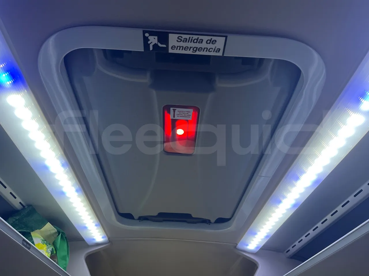 Man Stellae RR2 RR2 -EUR5-353kW -12.8m - roof hatch 2