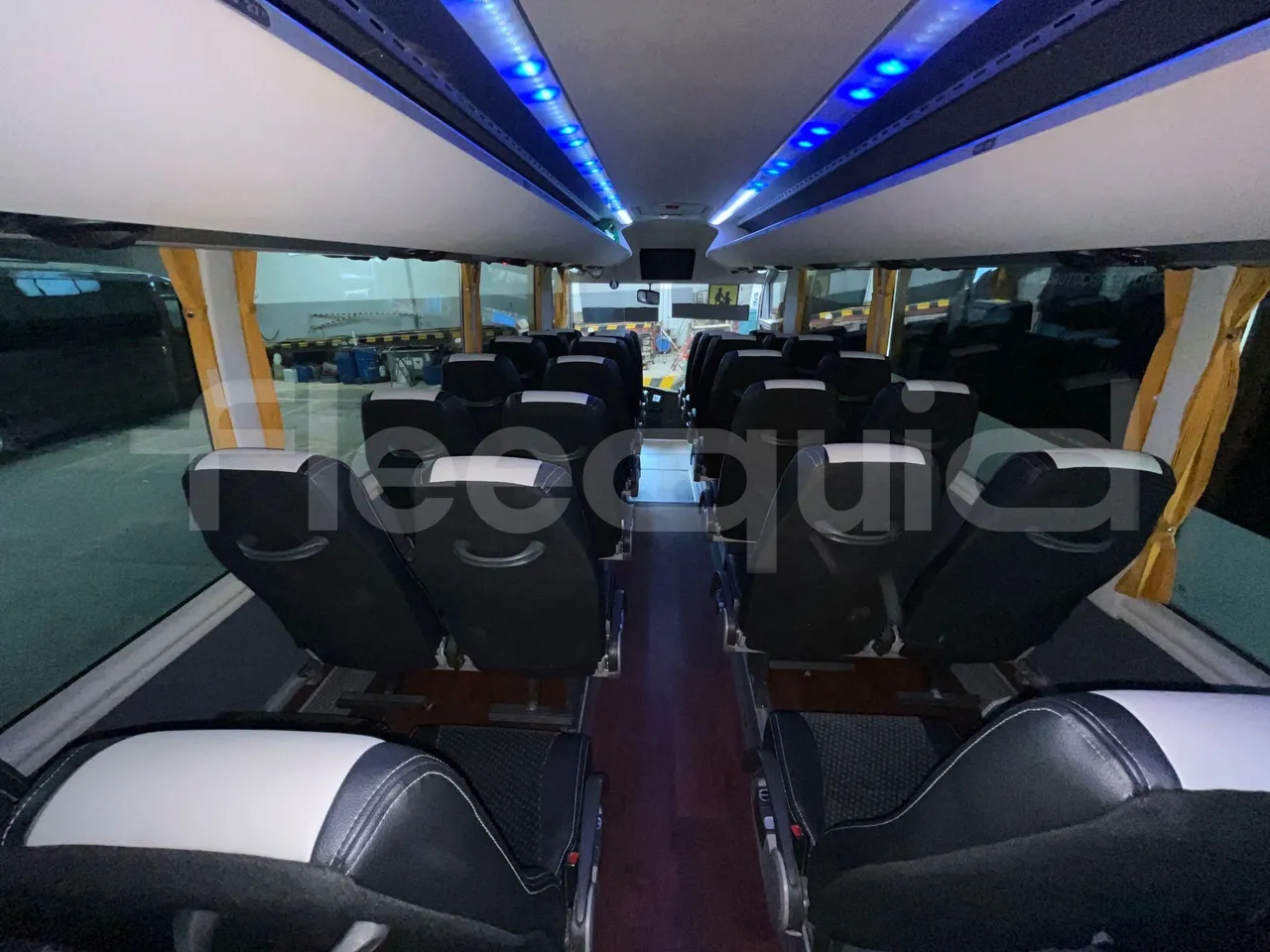 Man Stellae RR2 RR2 -EUR5-353kW -12.8m - forward view middle aisle
