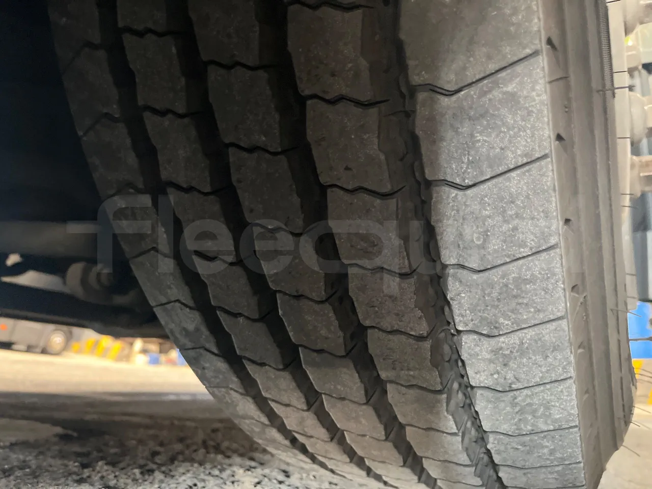 Man Stellae RR2 RR2 -EUR5-353kW -12.8m - tread condition second axle tires right