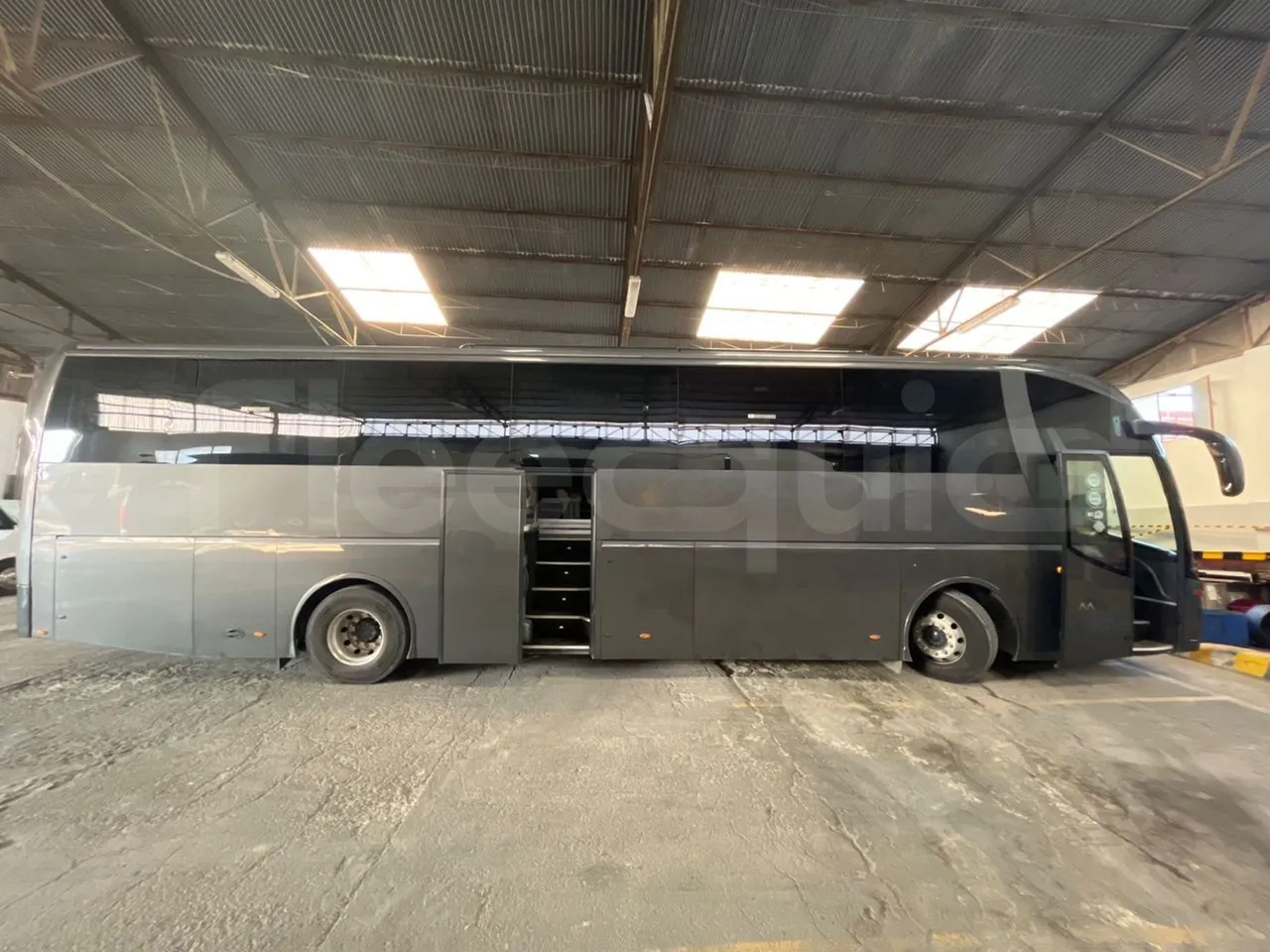 Man Stellae RR2 RR2 -EUR5-353kW -12.8m - right side doors open