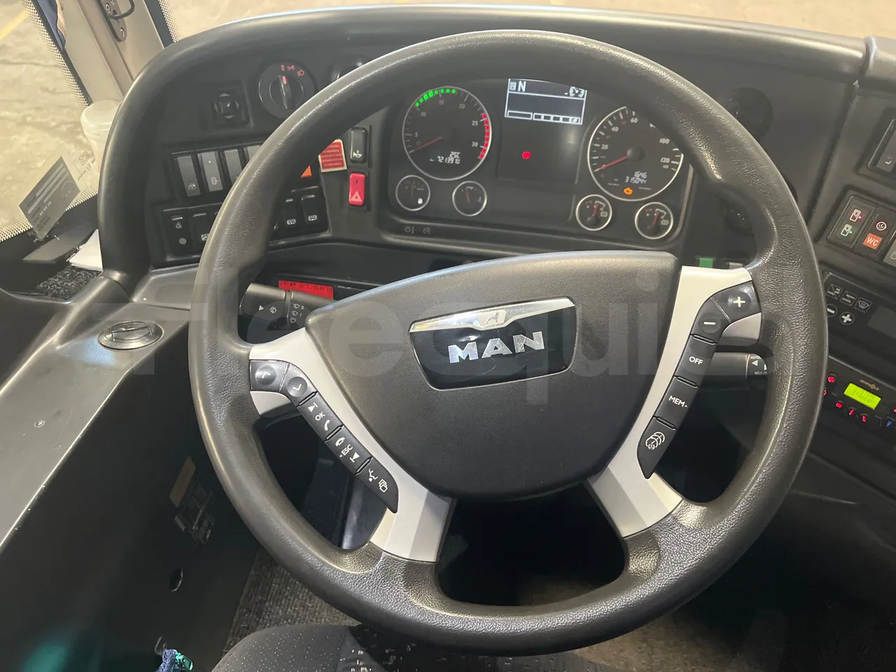Man Stellae RR2 RR2 -EUR5-353kW -12.8m - steering wheel photo