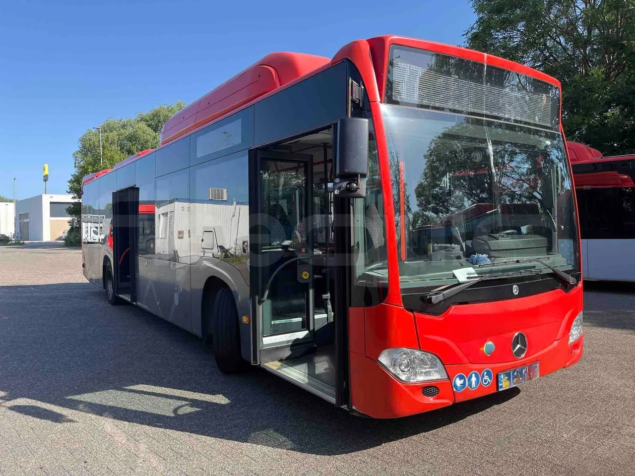 Mercedes-Benz Citaro - 3/4 Front Right Side Doors Open