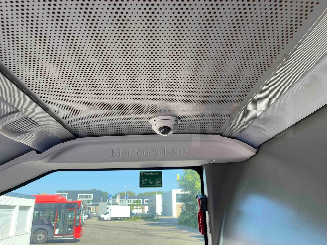 Mercedes-Benz Citaro - floor hatches photo