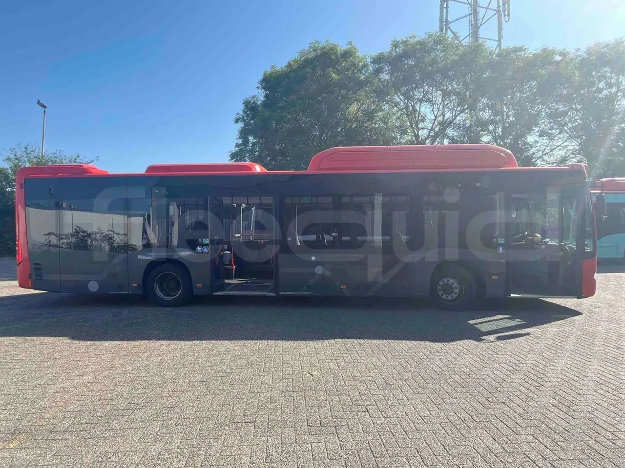 Mercedes-Benz Citaro - Right Side Doors Open