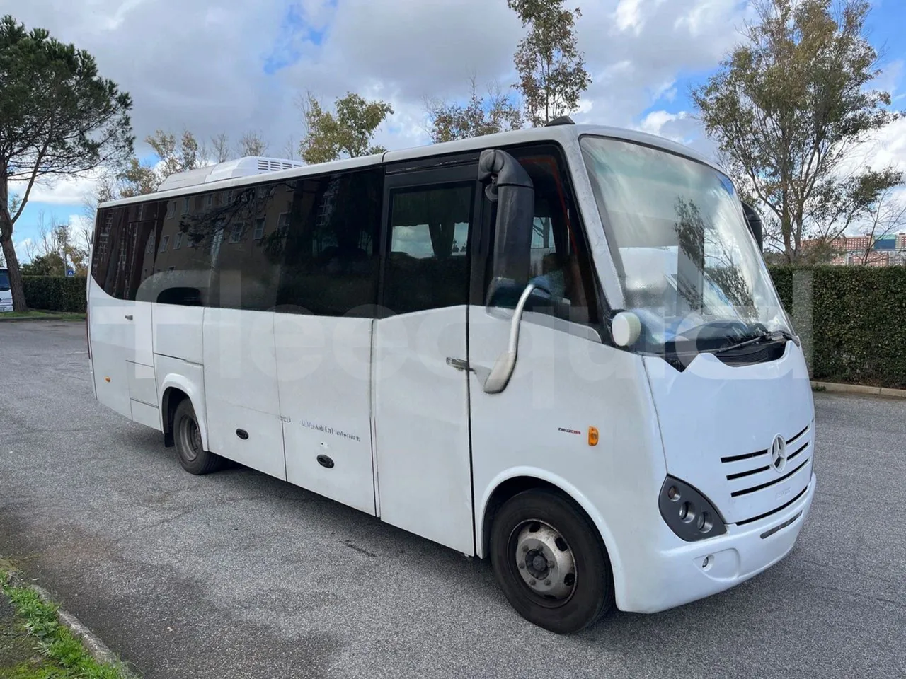 Mercedes-Benz Vario Smile - Base cover photo