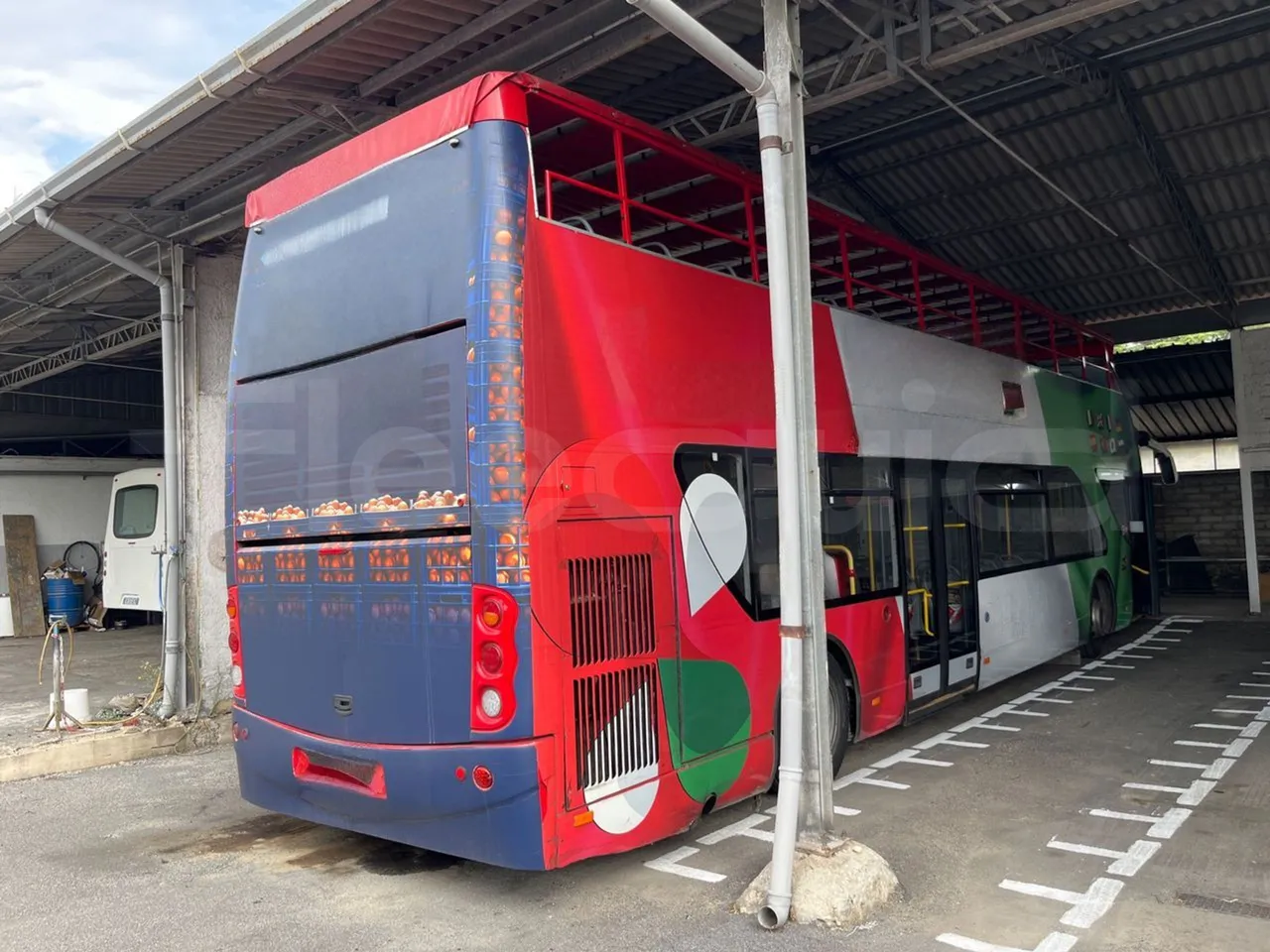 Volvo B9 Bravo I City-EUR5-193Kw-11,95m - 3/4 right rear doors closed
