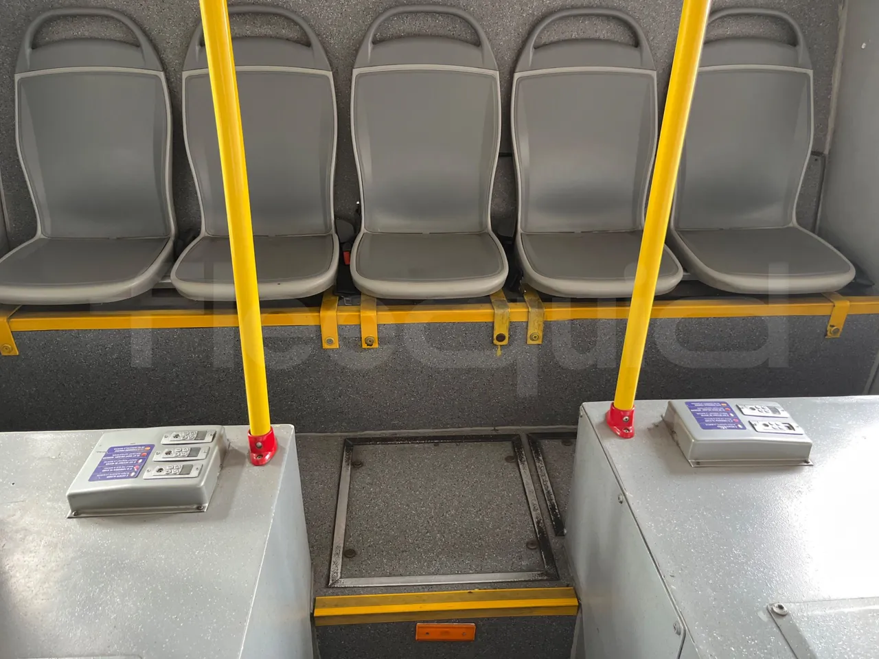 Volvo B9 Bravo I City-EUR5-193Kw-11,95m - floor hatches photo