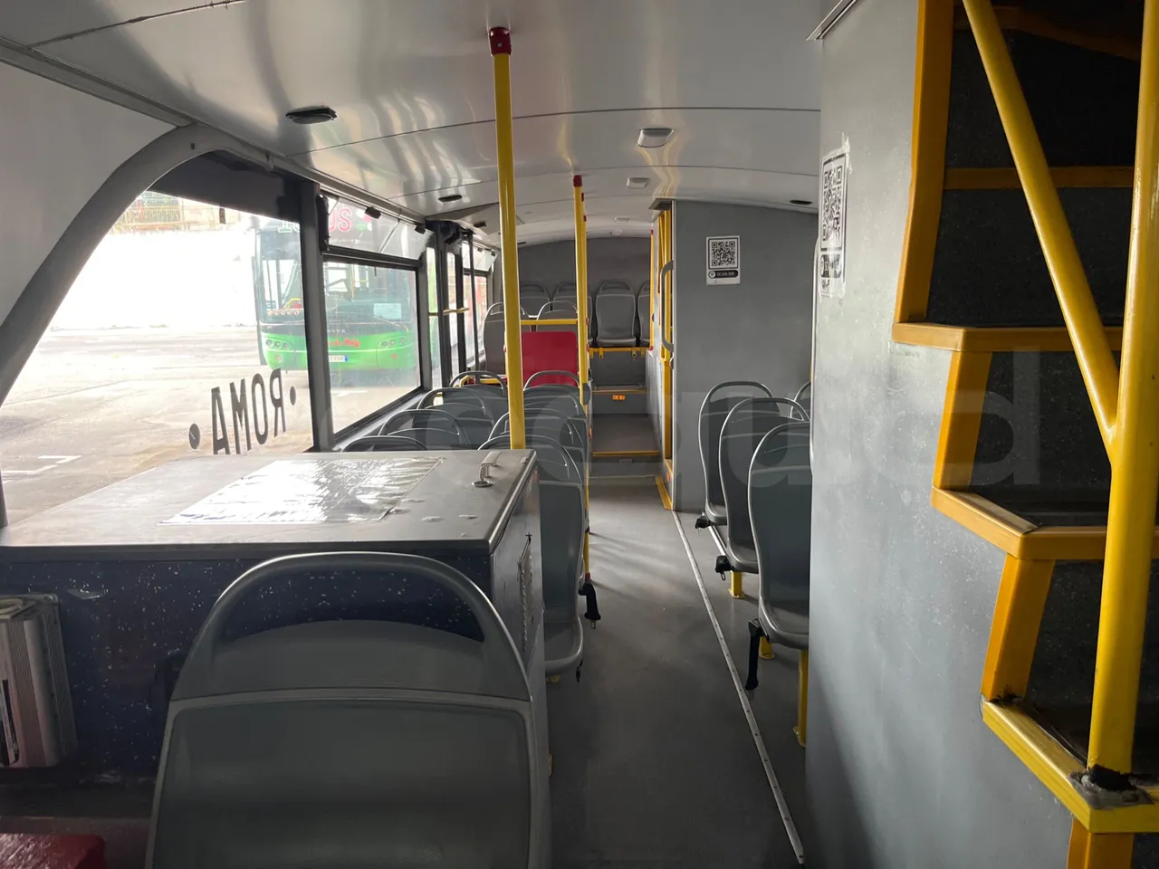 Volvo B9 Bravo I City-EUR5-193Kw-11,95m - interior reverse seats driver height