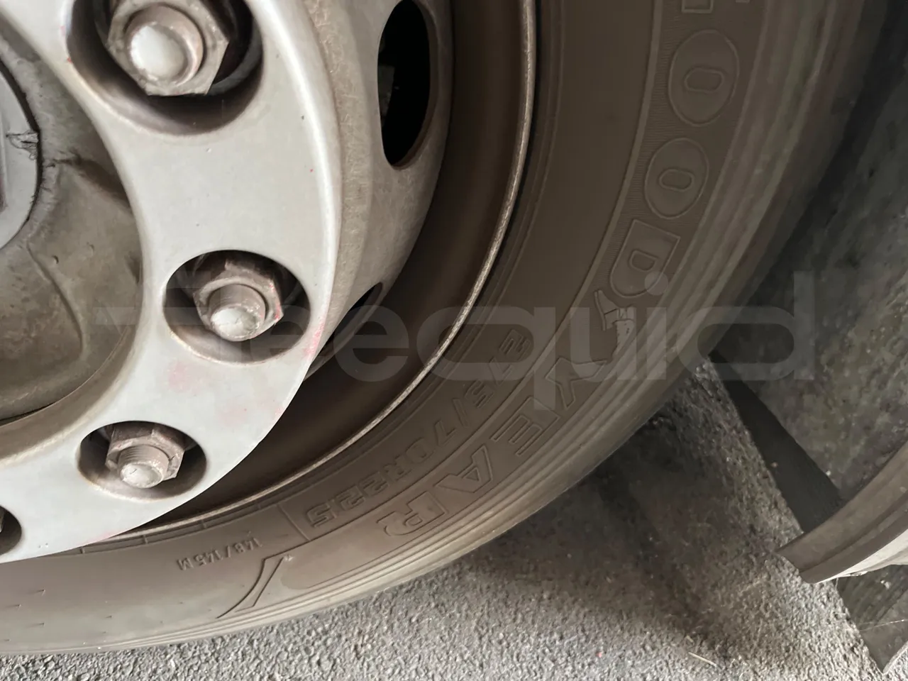 Volvo B9 Bravo I City-EUR5-193Kw-11,95m - front left tire measurements