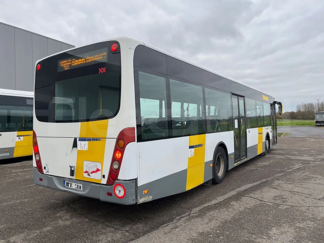 Van Hool A330 330 - EUR4 - 206kW - 12m - 3/4 right rear doors closed