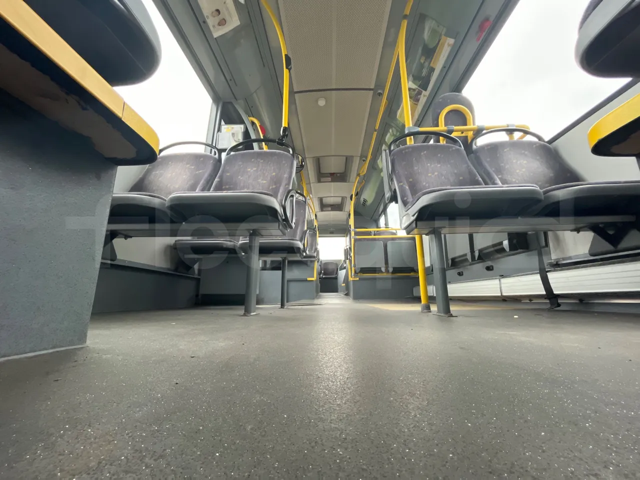 Van Hool A330 330 - EUR4 - 206kW - 12m - seat brackets photo