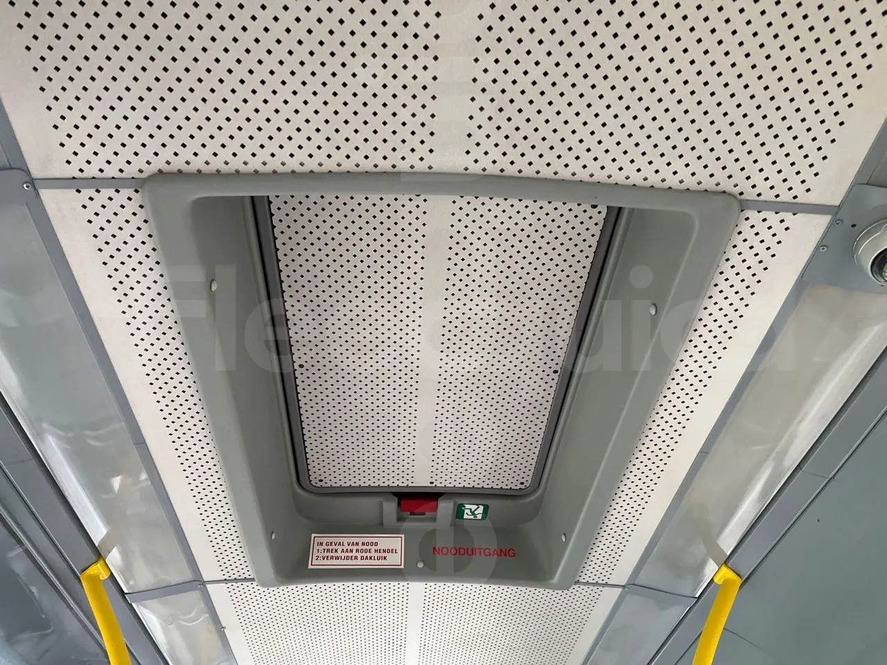 Van Hool A330 330 - EUR4 - 206kW - 12m - roof hatch 2