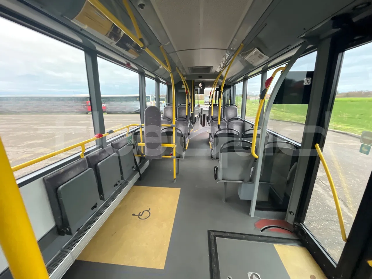 Van Hool A330 330 - EUR4 - 206kW - 12m - forward view middle aisle