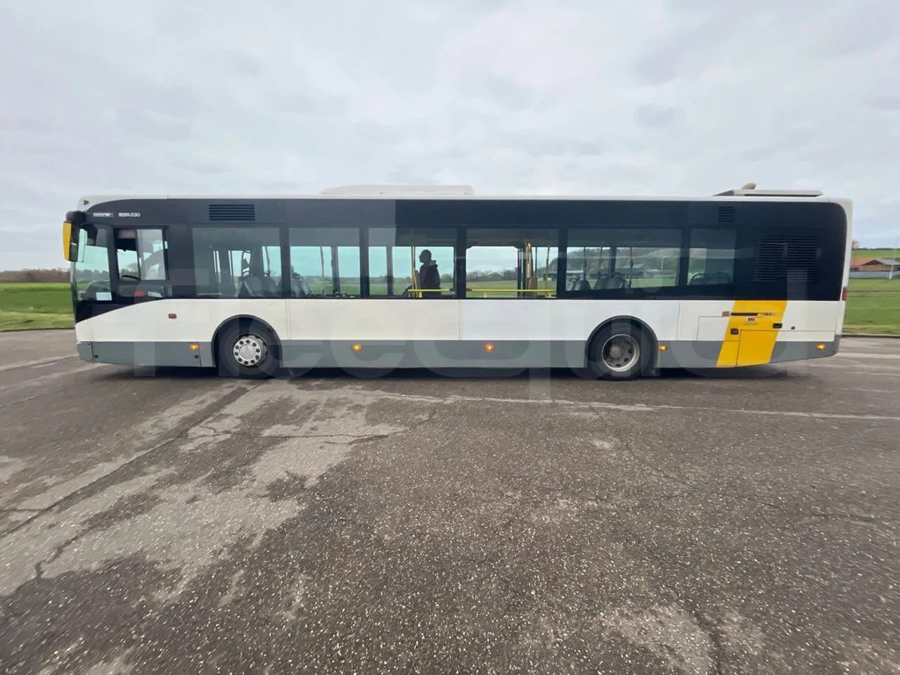 Van Hool A330 330 - EUR4 - 206kW - 12m - left side photo