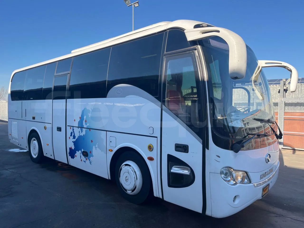 King Long XMQ6900 XMQ6900-3 - Euro5 - 178kW - 8.995mt - 3/4 front right doors