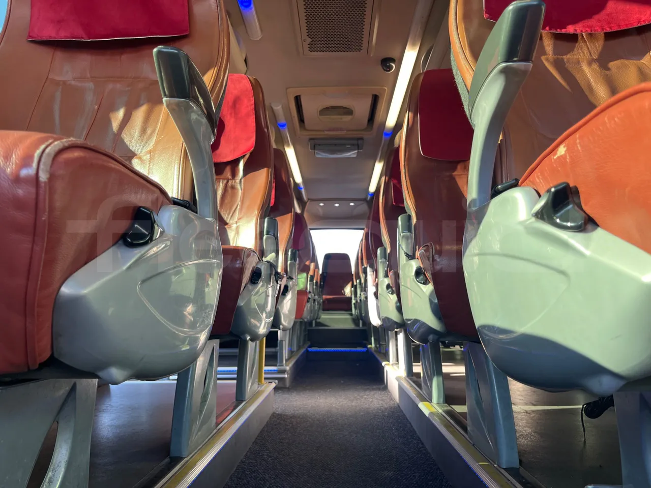 King Long XMQ6900 XMQ6900-3 - Euro5 - 178kW - 8.995mt - seat brackets photo