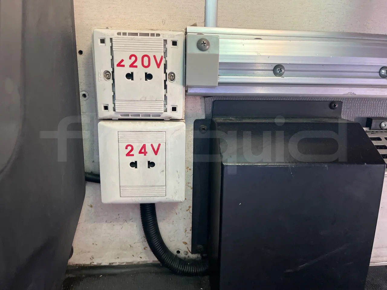 King Long XMQ6900 XMQ6900-3 - Euro5 - 178kW - 8.995mt - usb charging detail