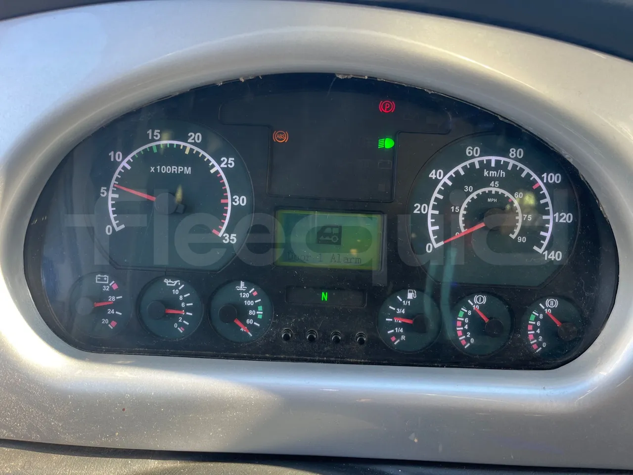 King Long XMQ6900 XMQ6900-3 - Euro5 - 178kW - 8.995mt - dashboard lights on