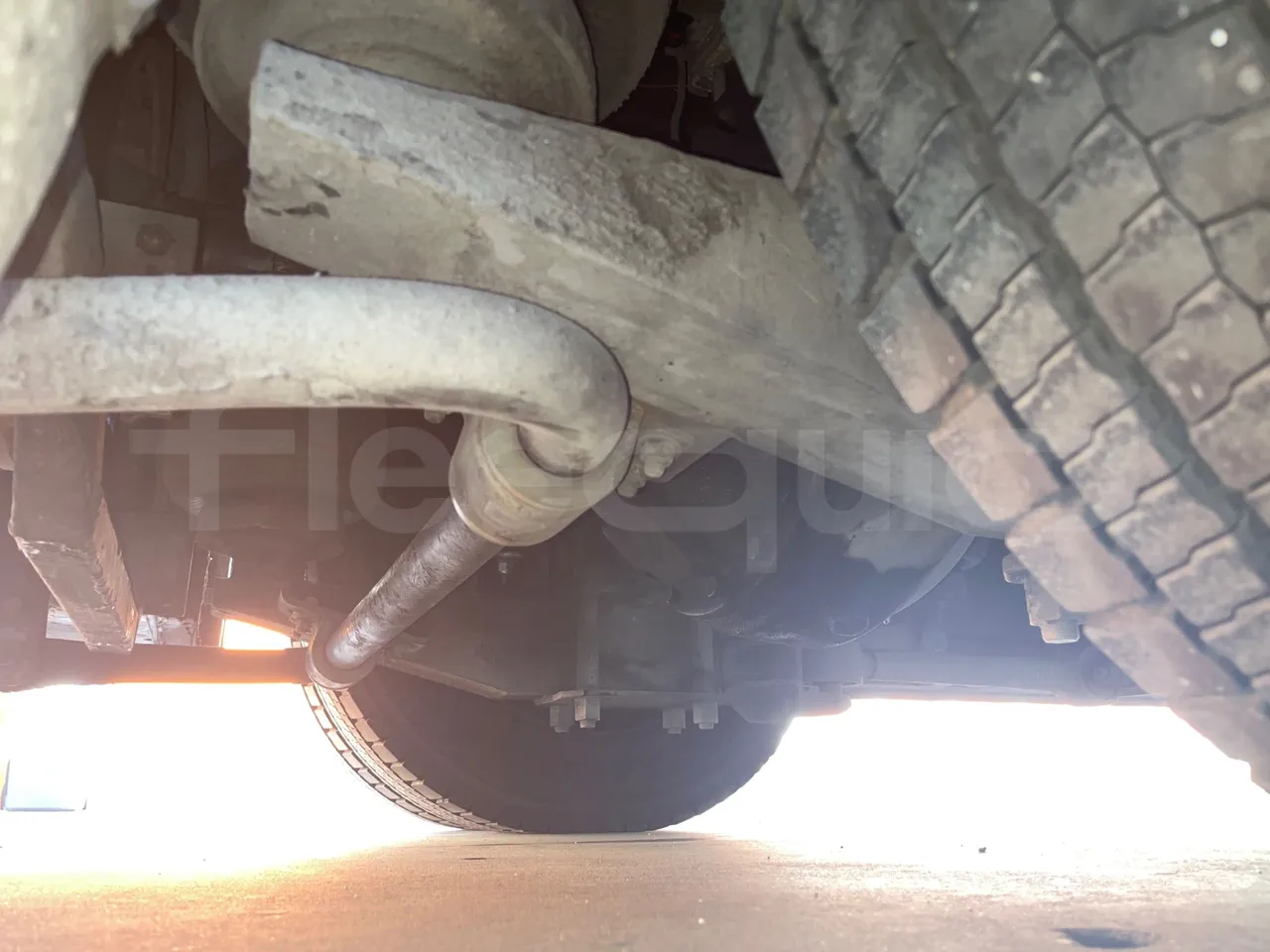 King Long XMQ6900 XMQ6900-3 - Euro5 - 178kW - 8.995mt - axle 2 discs right