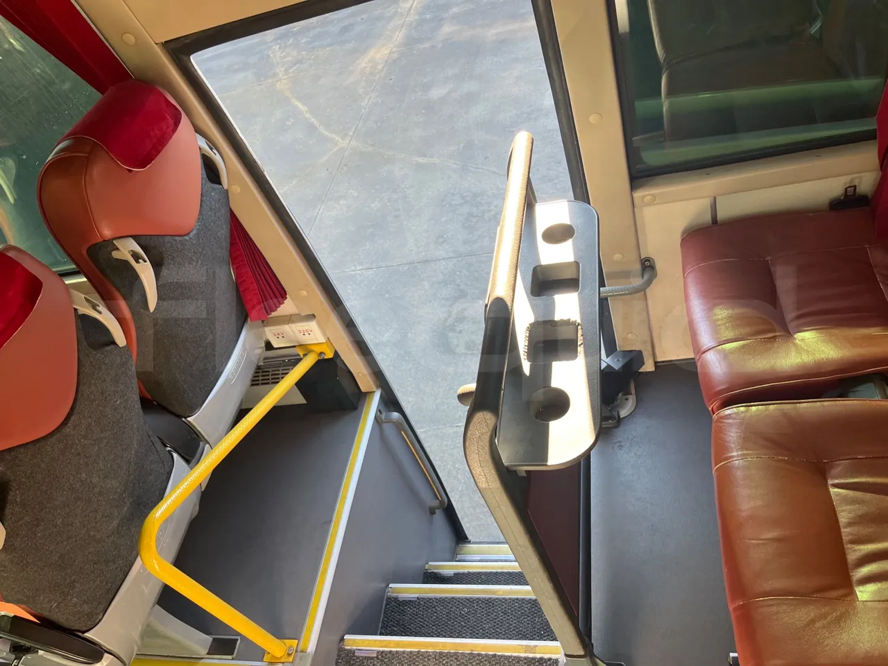 King Long XMQ6900 XMQ6900-3 - Euro5 - 178kW - 8.995mt - folding seat photo