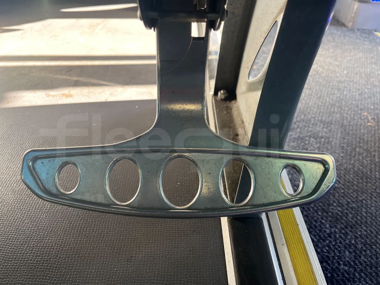 King Long XMQ6900 XMQ6900-3 - Euro5 - 178kW - 8.995mt - footrest detail photo