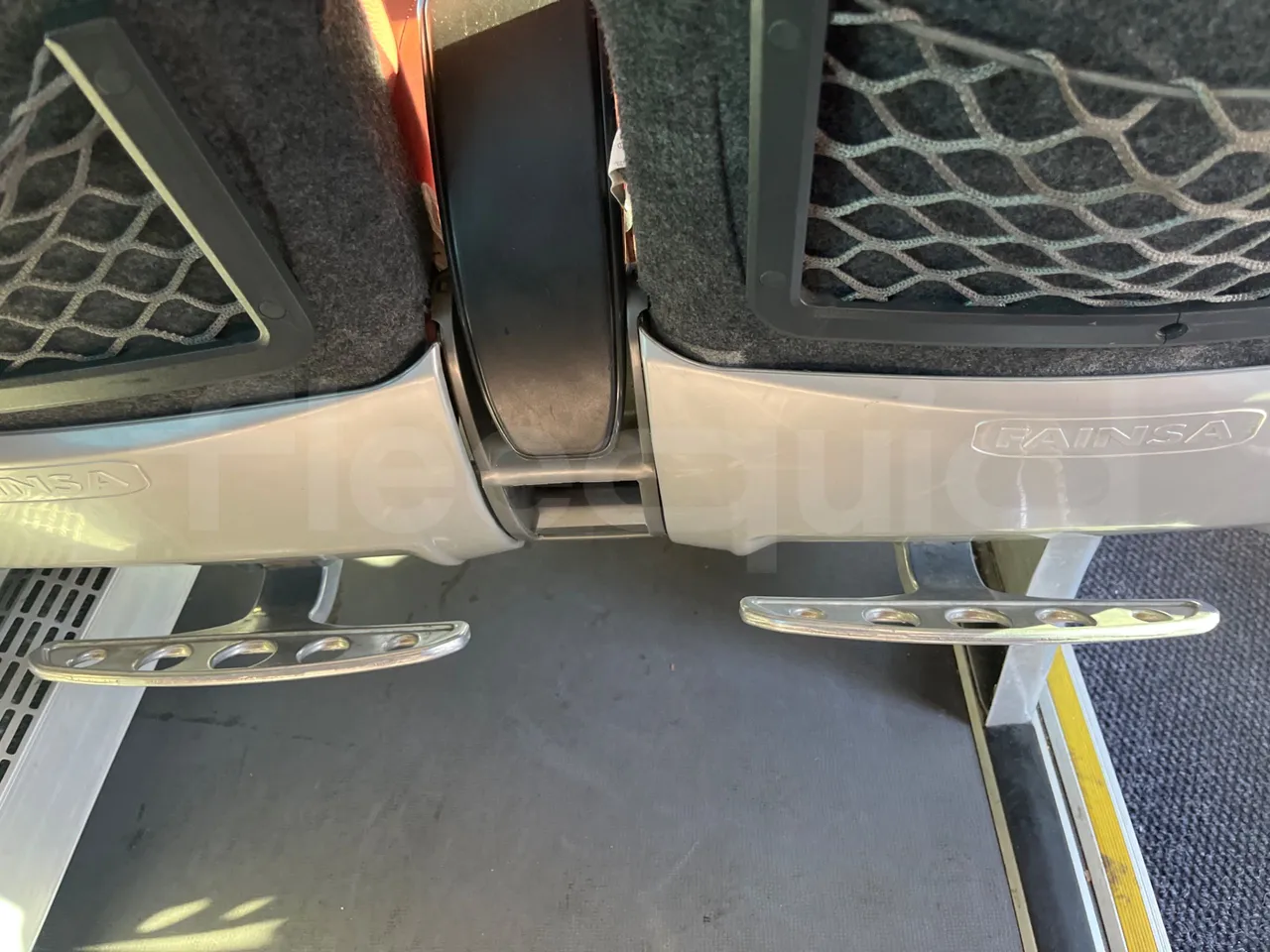 King Long XMQ6900 XMQ6900-3 - Euro5 - 178kW - 8.995mt - power outlets detail