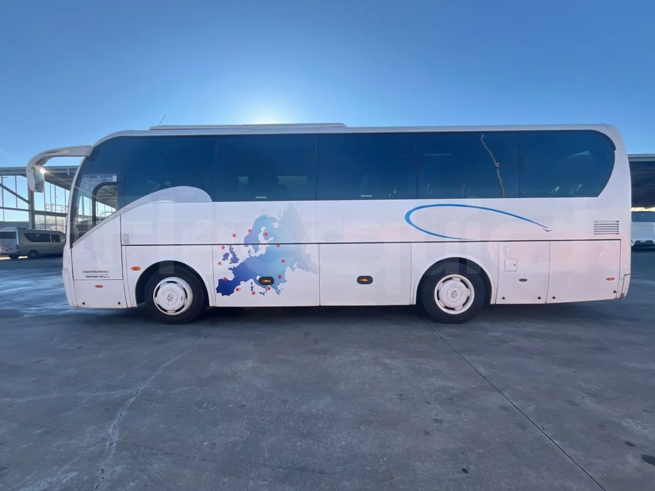 King Long XMQ6900 XMQ6900-3 - Euro5 - 178kW - 8.995mt - left side photo