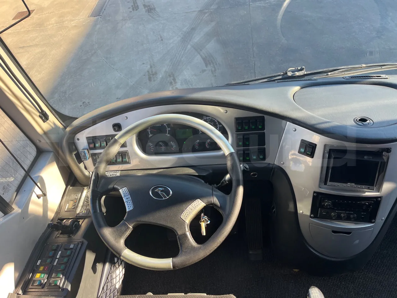 King Long XMQ6900 XMQ6900-3 - Euro5 - 178kW - 8.995mt - steering wheel photo