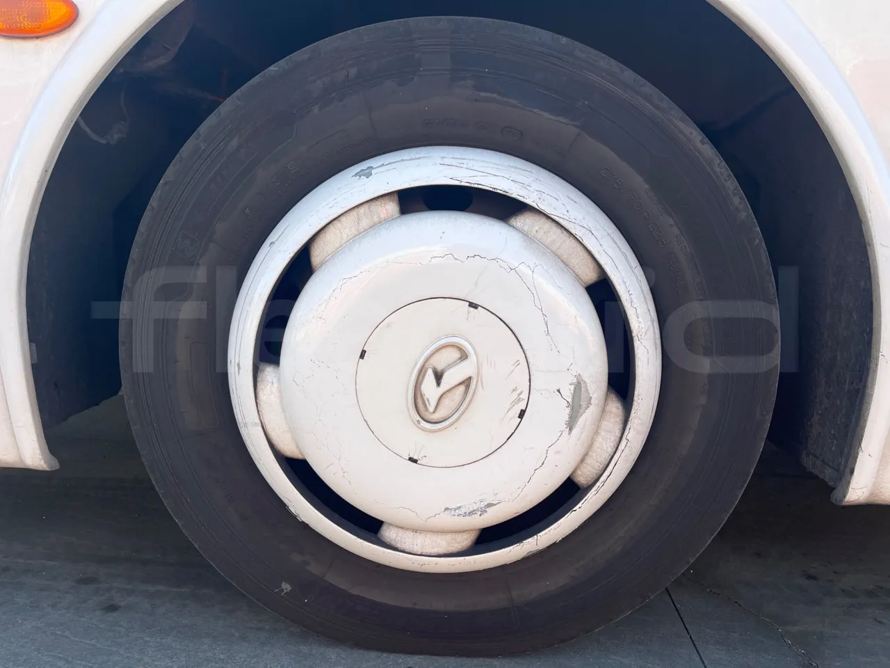 King Long XMQ6900 XMQ6900-3 - Euro5 - 178kW - 8.995mt - front left tire measurements