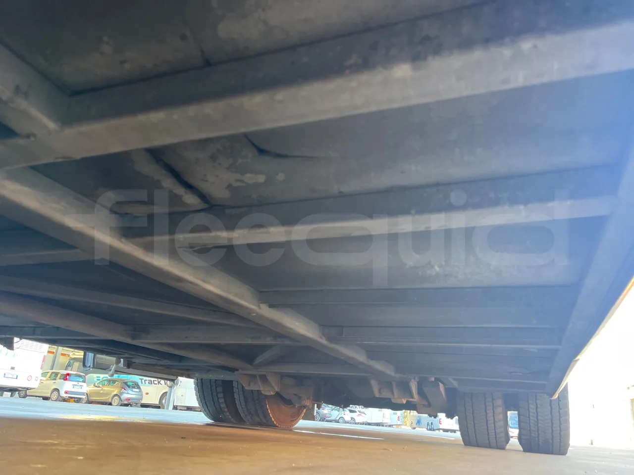 King Long XMQ6900 XMQ6900-3 - Euro5 - 178kW - 8.995mt - central undercarriage photo